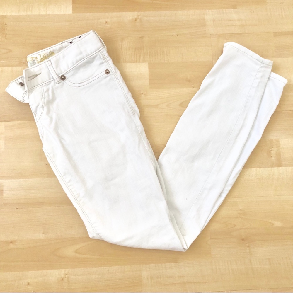 White Express jeans